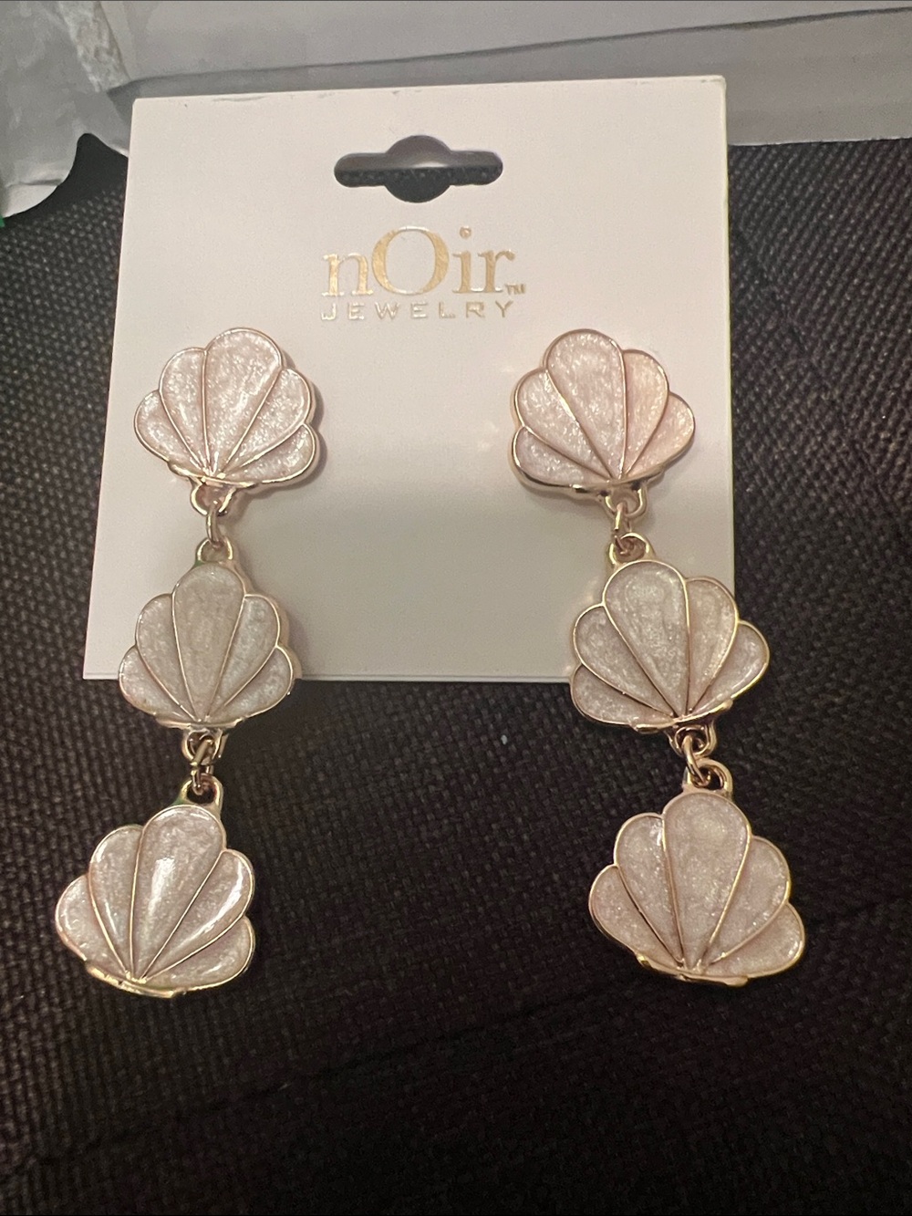 #2510**nOir Jewelry Jewelry off-White Shell Drop Earrings